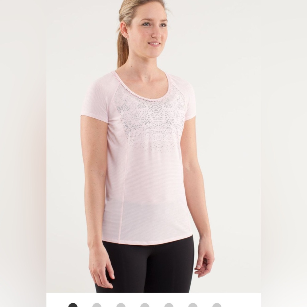 New without tags Lululemon Wild Tech Blush Quartz Cut-out Lace Reflective Print